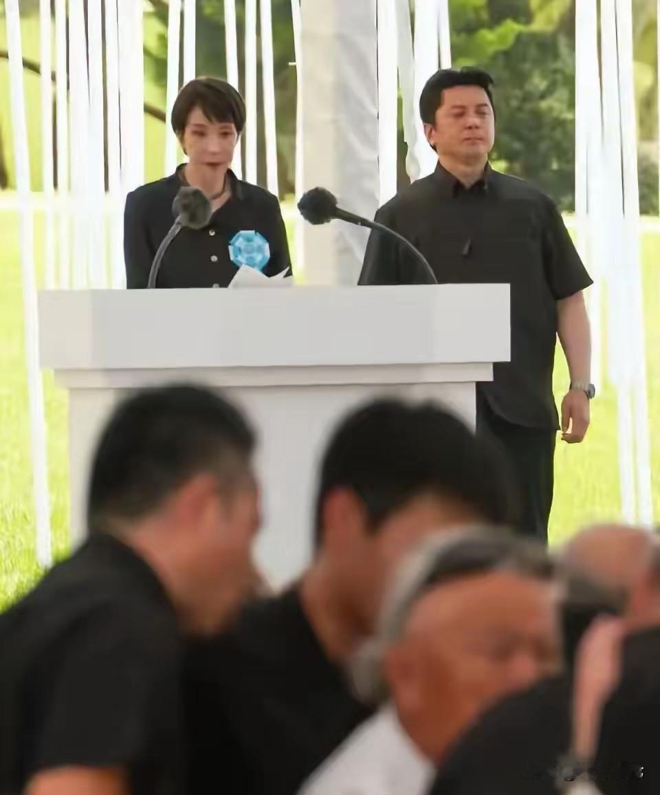 几百民众怒吼盖过演讲！高市早苗首访冲绳彻底翻车，一句没听见糊弄所有人

谁能想到
