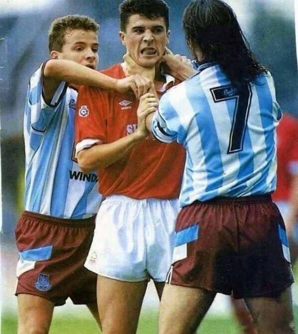 诺丁汉森林时期、20岁的基恩让对方掐着脖子“裁判，咳咳~ 介不红牌吗？咳咳~” 