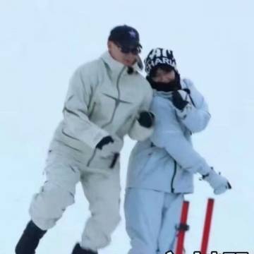 黄子韬撞刘耀文黄子韬刘耀文打闹 黄子韬刘耀文打闹 