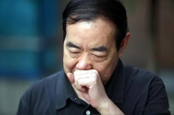 贾平凹的身边肯定是有高人指点！
全程沉默这步棋，实在是太精明了！
从三月份贾浅浅