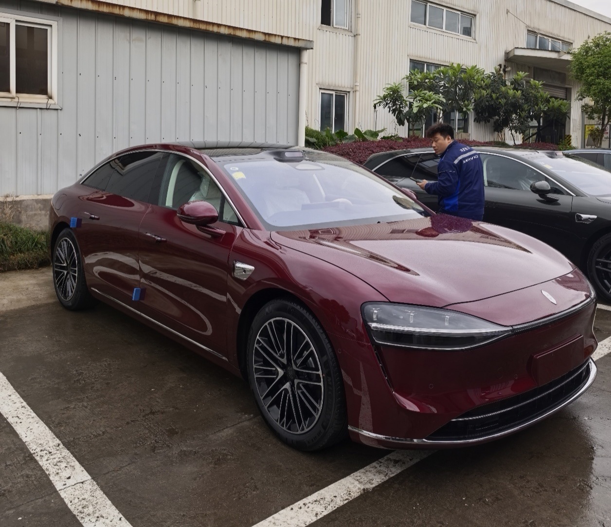 享界S9｜S9T的新轮毂、896线激光雷达