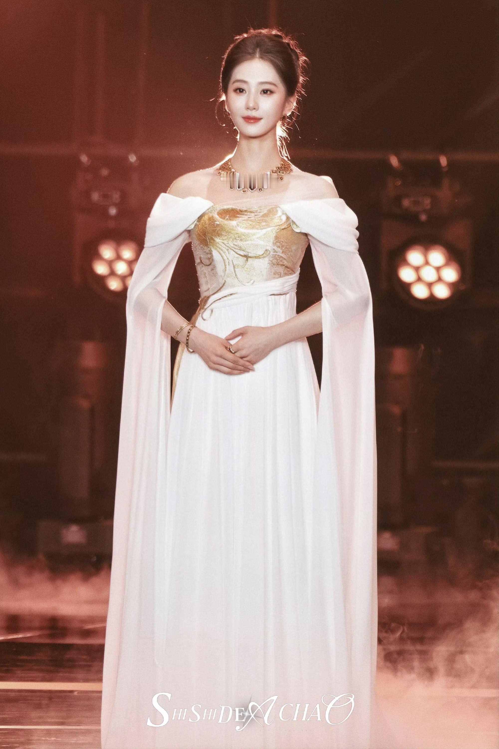 刘诗诗这个造型确实很像希腊女神 