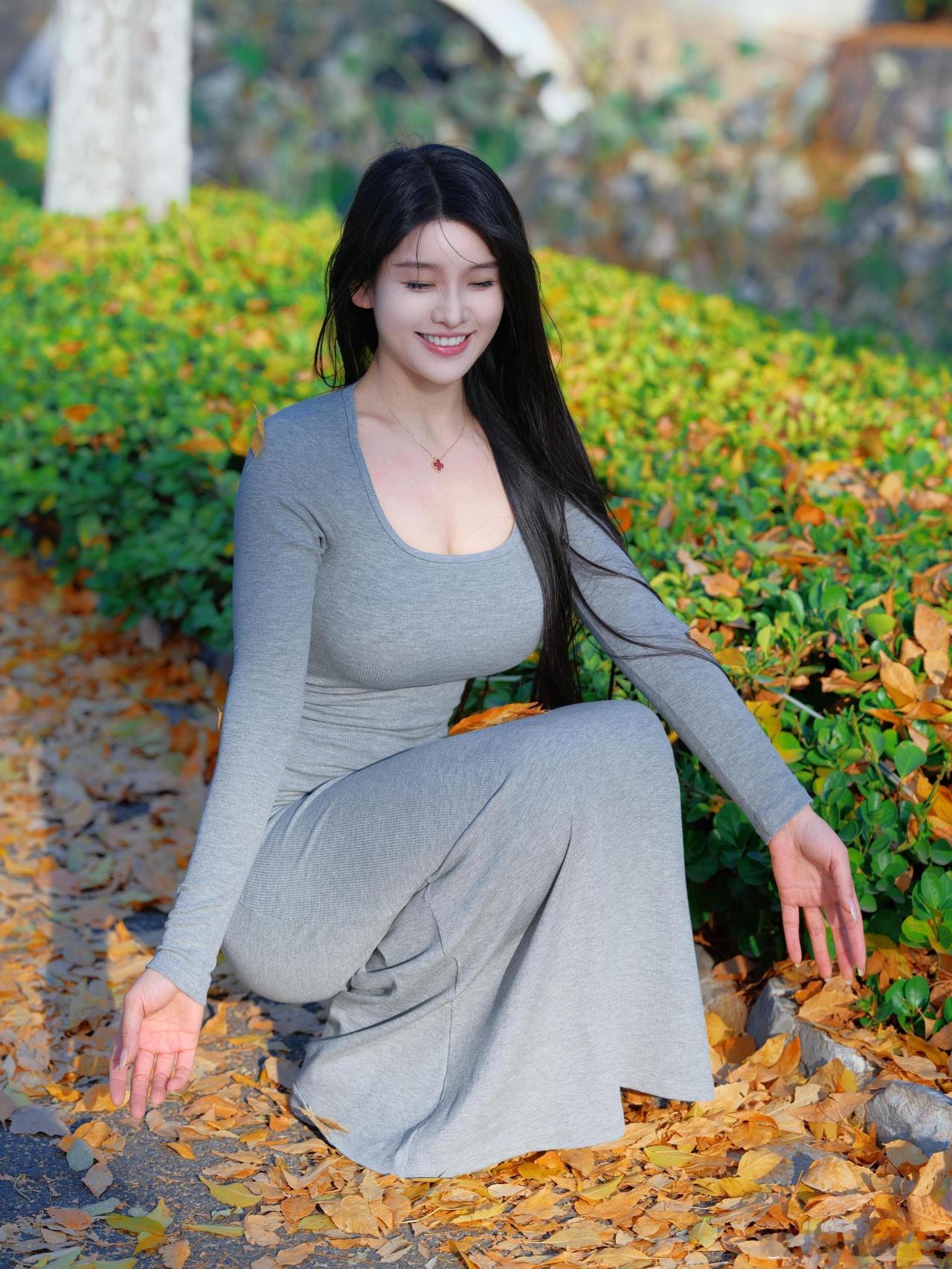 一体裙，女人的“出厂设置”——穿它不用动脑，反正上下都没得挑。缺点是一旦穿上，藏