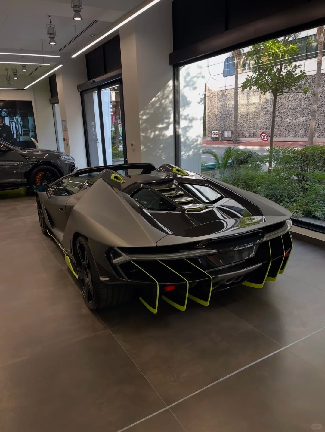 Lamborghini Centenario，很有质感的配色车东车西