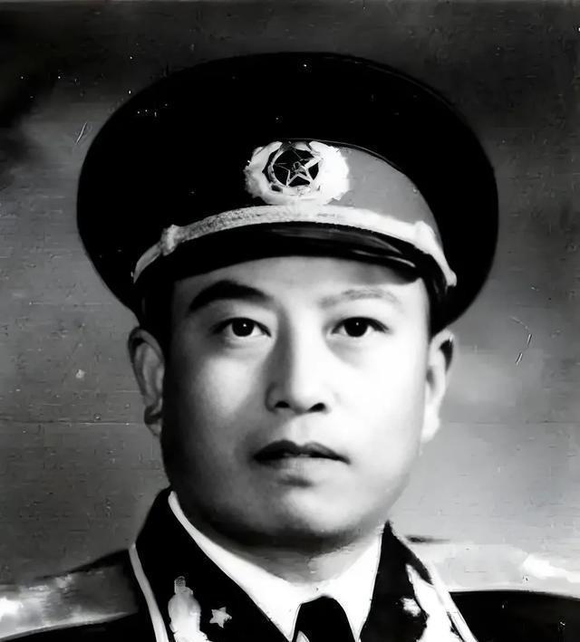 开国少将徐国夫回忆从三个参谋长三个偷渡成功者到千帆竞发海南岛

说实话，每次回忆