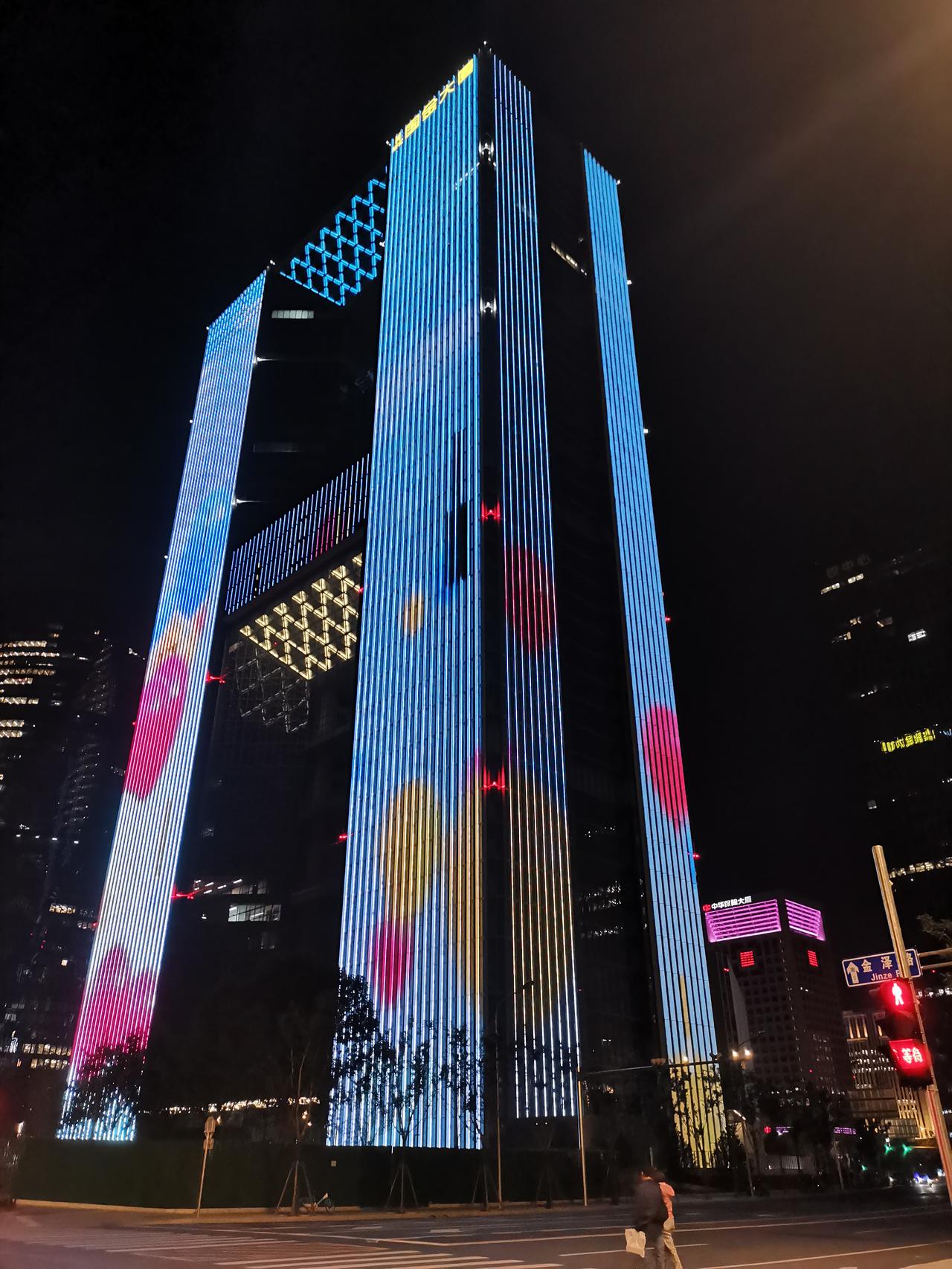 放假了，放假了。
上午半天班，中午回家，睡了一觉儿，醒来看会北京大满贯乒乓球比赛
