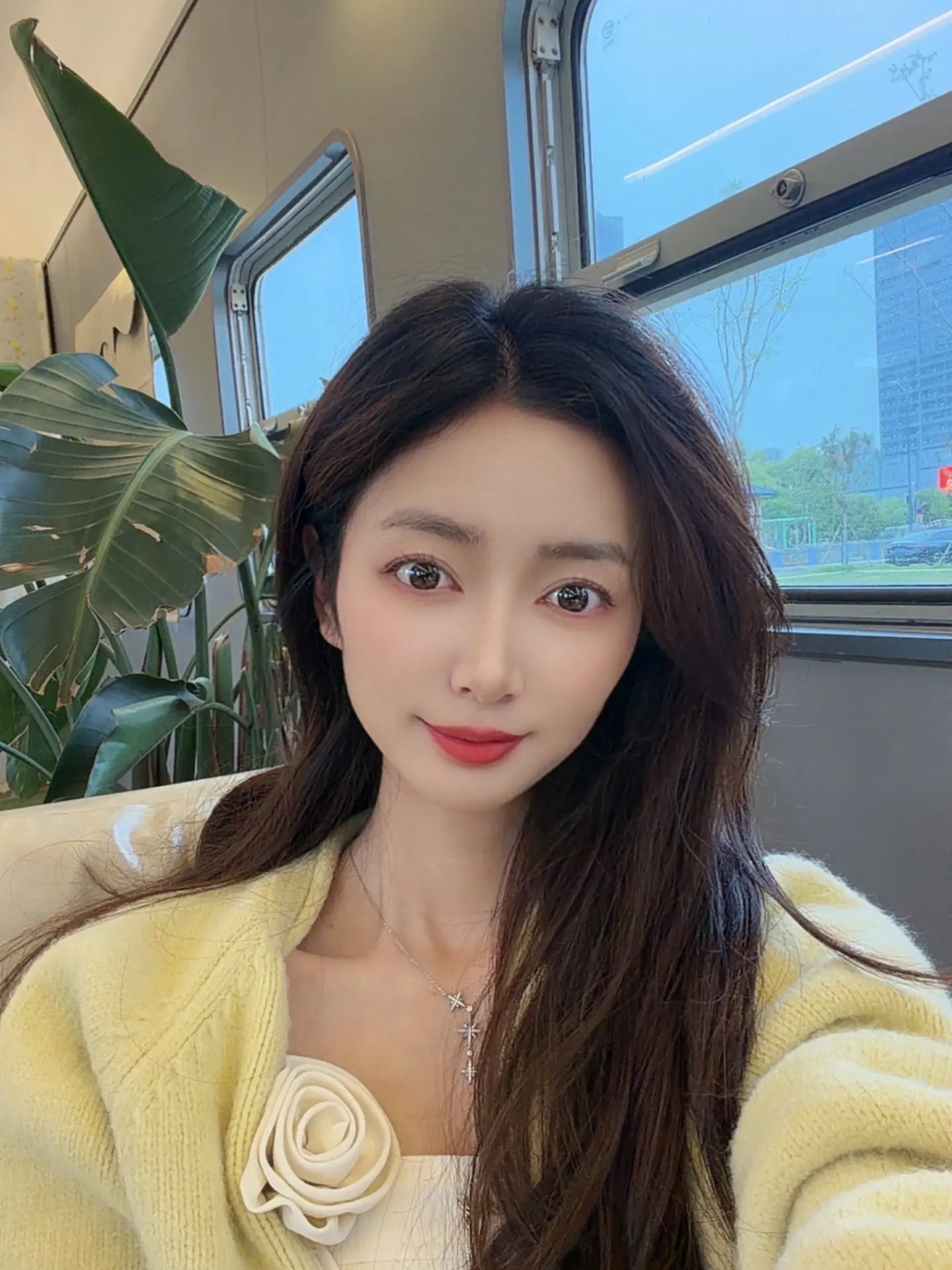 以前有用不完的热情,现在不行了,有一点不对劲我他妈就不想继续了。