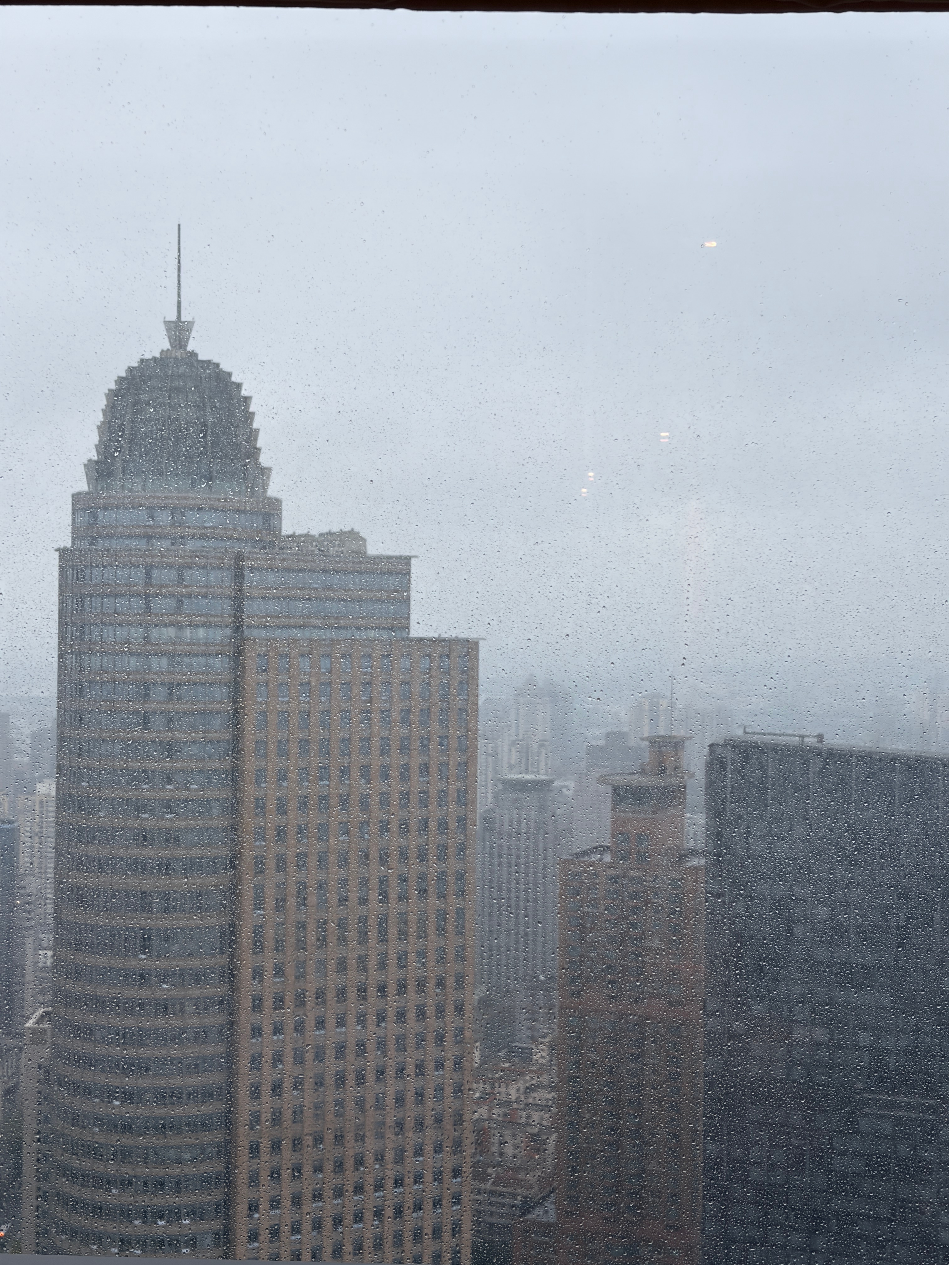 早，下雨天！  ​​​