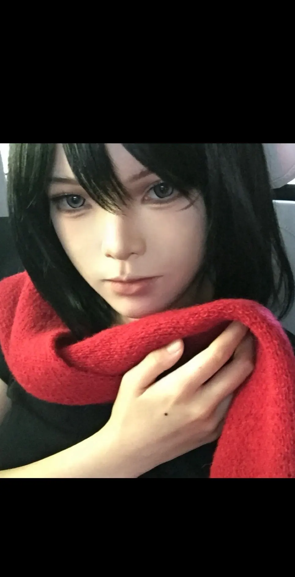 这条几乎贯穿了你一生的红围巾。