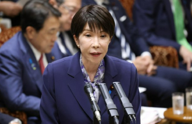 高市早苗向中方喊话：自己没必要反省！而且还把安倍的言论搬出来了。朝日新闻16号报