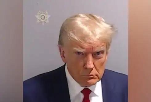 美国开始耍无赖，贸易战打不过中国，科技战也失败，军事又不是对手，颜色革命在中国不