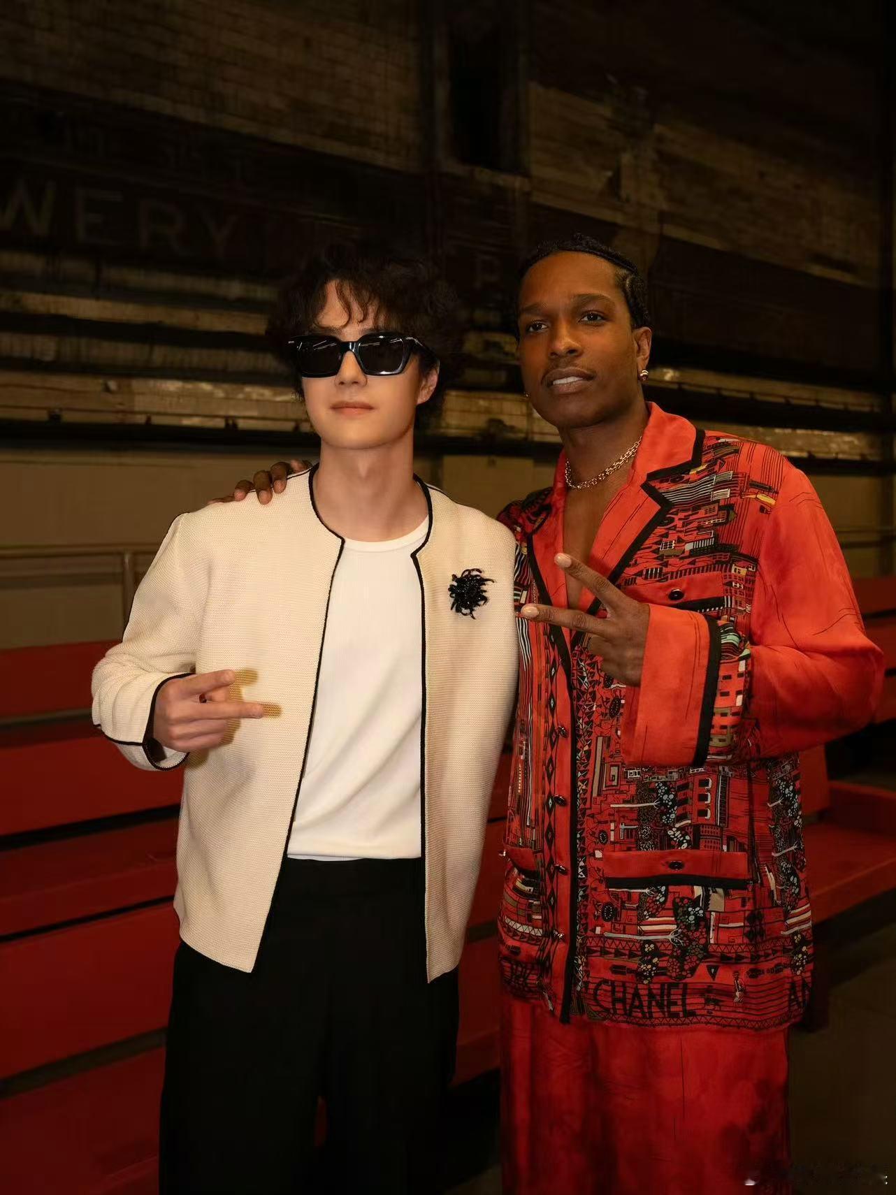 王一博ins晒和偶像合照王一博ins晒与asaprocky合照王一博ins晒和偶