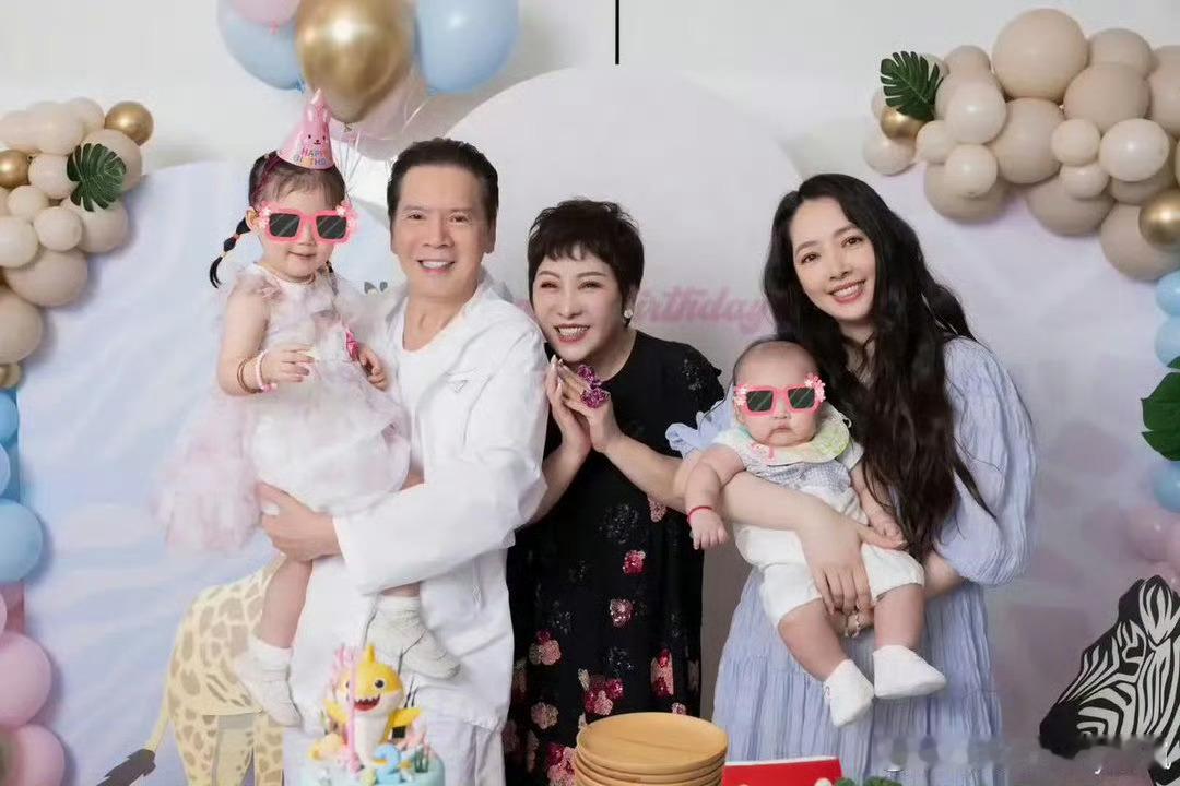 郭碧婷说生二胎对身体损伤很大听郭碧婷分享生二胎的一些身体变化还是有被惊到。。“瘦