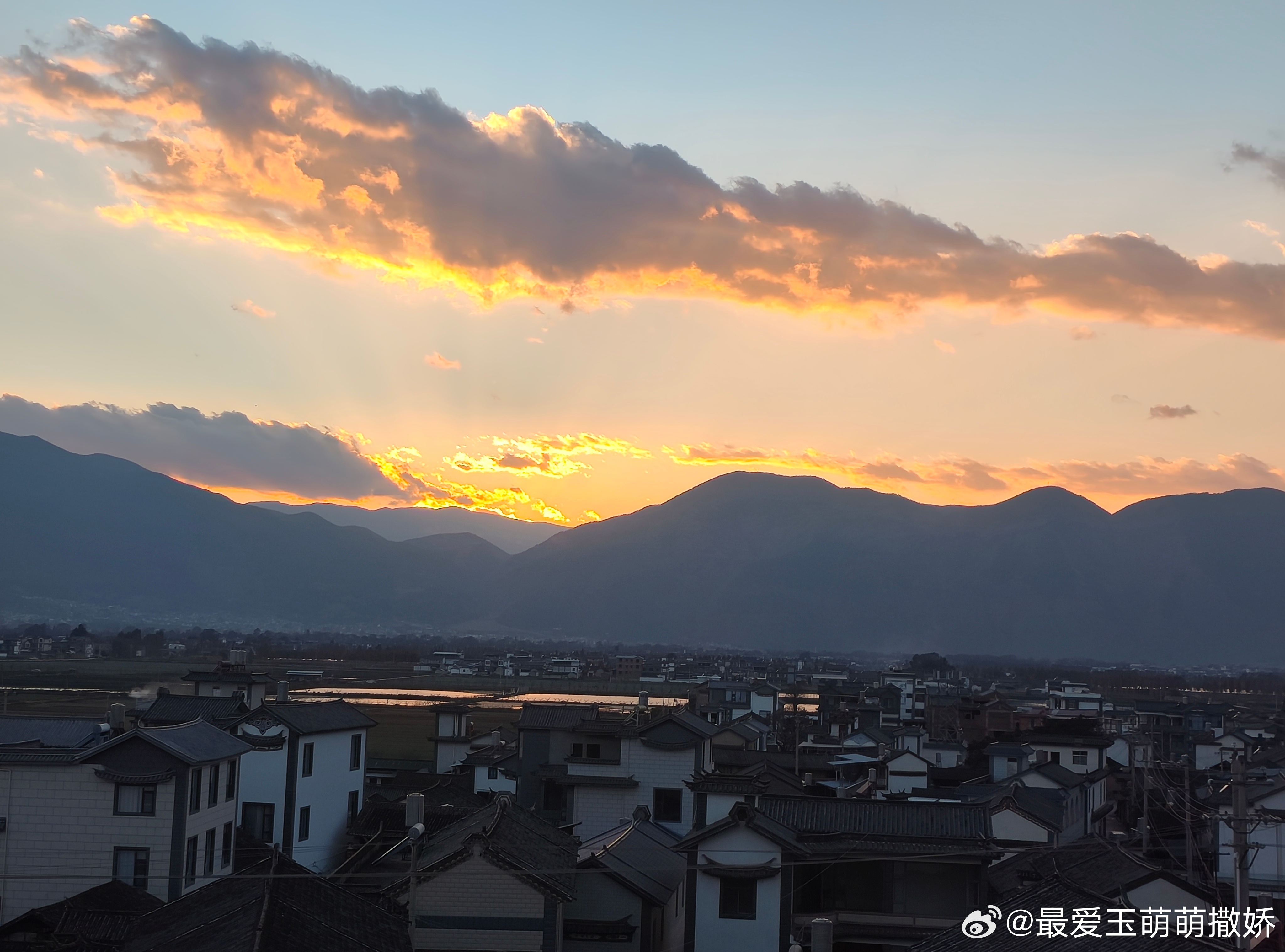 生活手记强制的爱总以“为对方好”为借口，无视个体意愿与边界，将关怀异化为沉重束缚