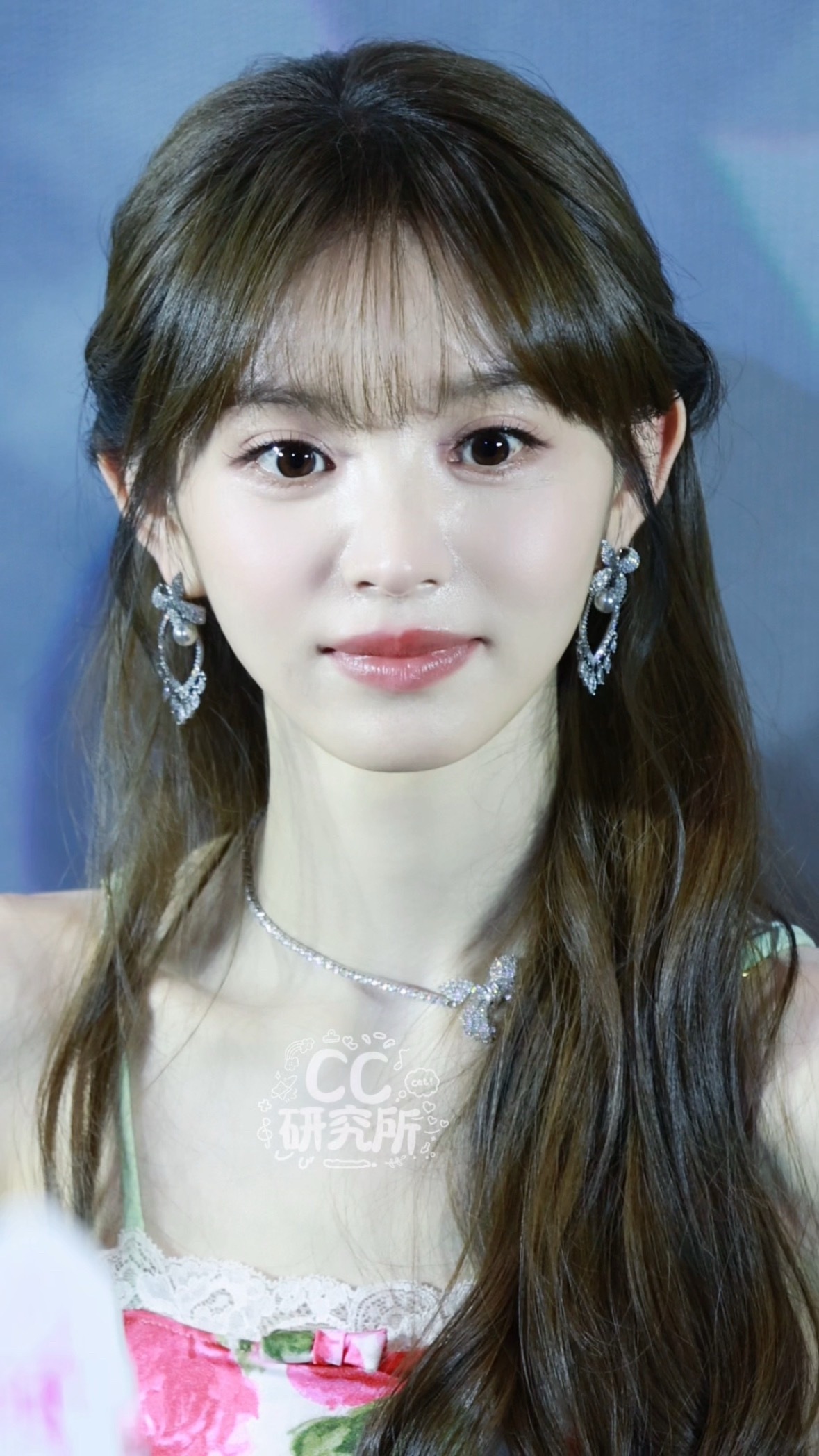 今日当红95花直播怼脸生图状态：赵露思 田曦薇 孟子义你们的审美是？ 