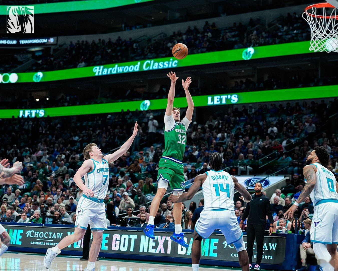 MFFL 今天弗拉格得到49分10篮板3助攻1盖帽，投篮29投20中，三分5投3