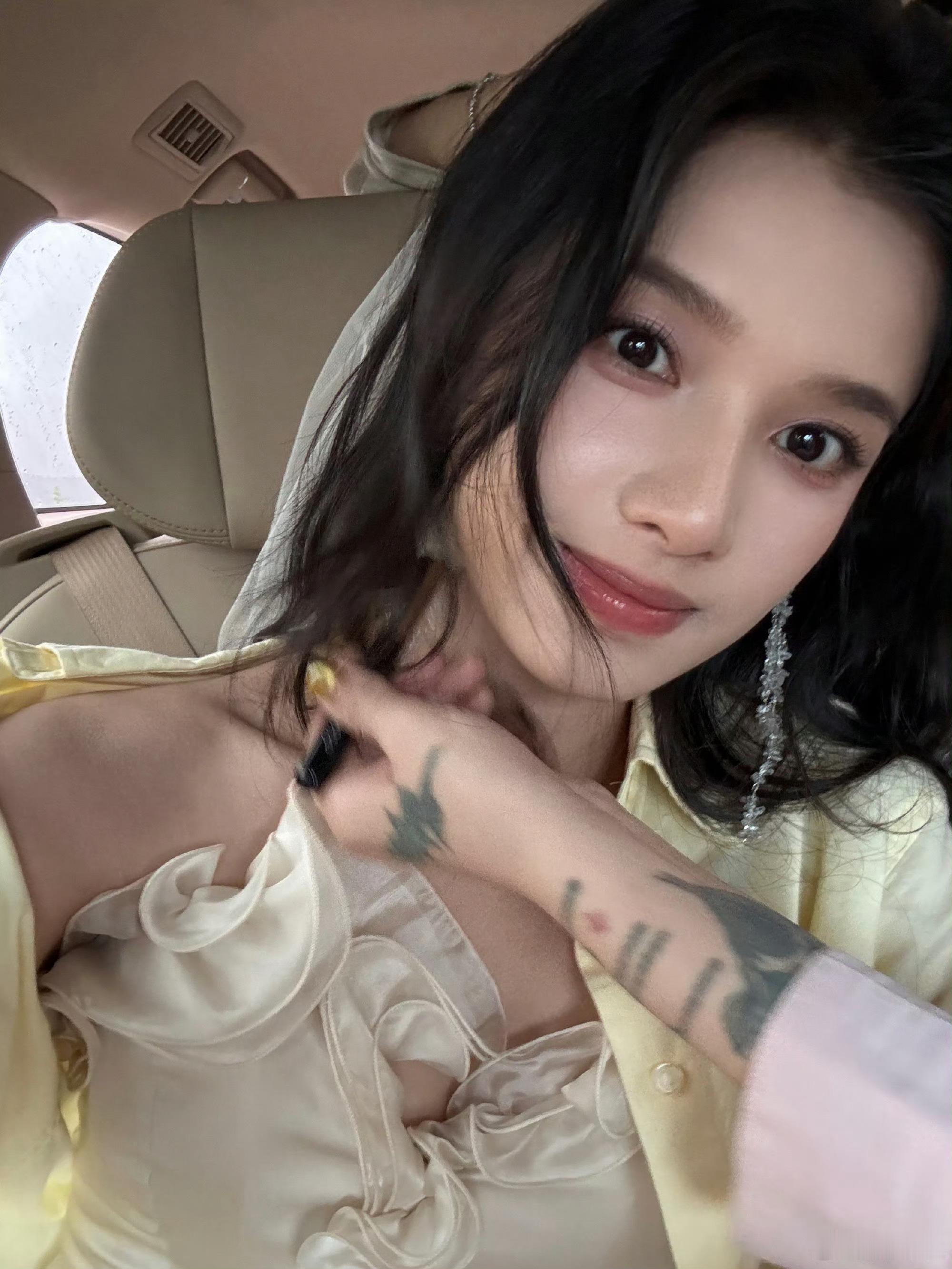 张婧仪日常plog 丨张婧仪plog治愈感新鲜日常plog送达自拍含量直接超标！
