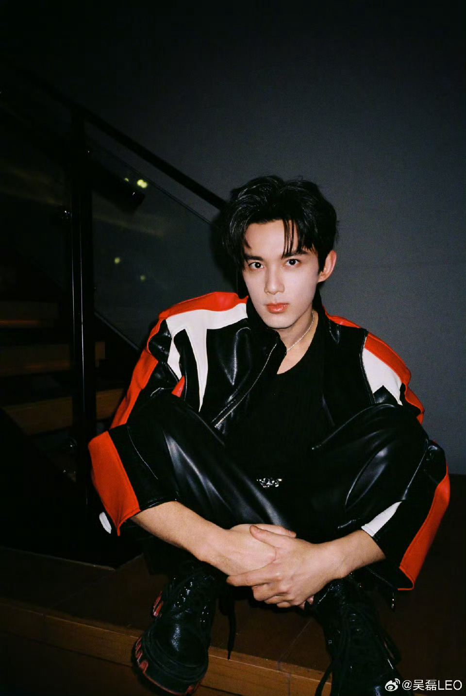 吴磊吴磊赛车服营业照吴磊赛车服营业照太绝了吴磊赛车服6宫格吴磊赛车服造型