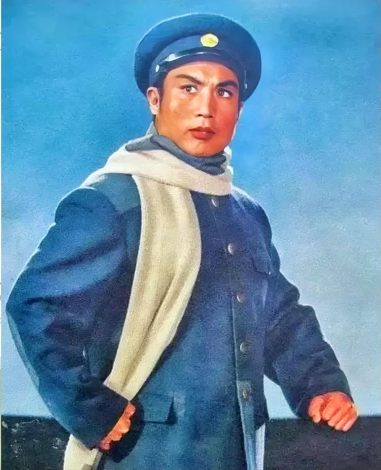 《智取威虎山》《红灯记》《沙家浜》等经典样板戏，其核心人物大多为工农兵，彼时强调