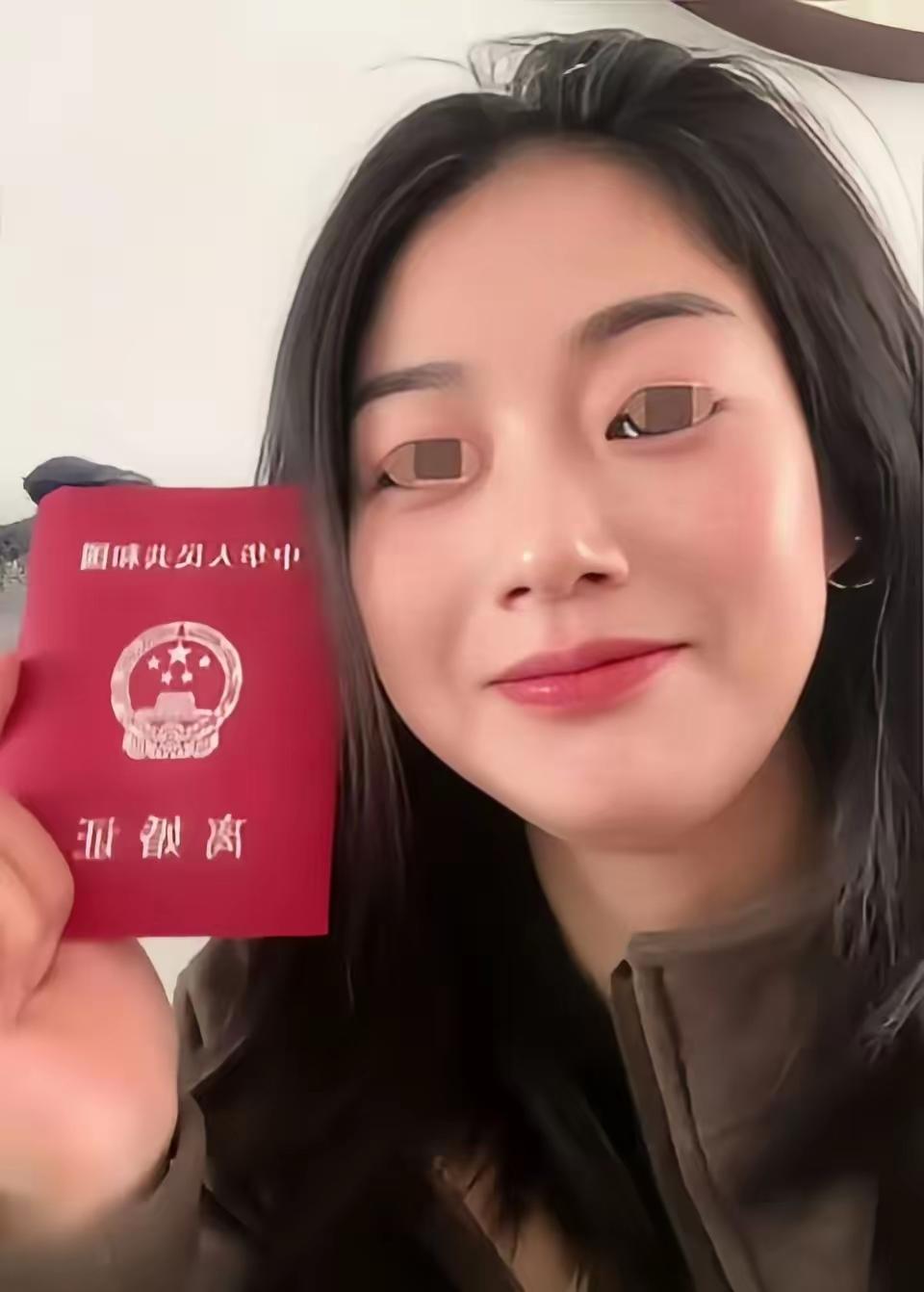 广东一名40岁女性的通透举动，颠覆传统认知，在网络掀起超高热度讨论。

2009