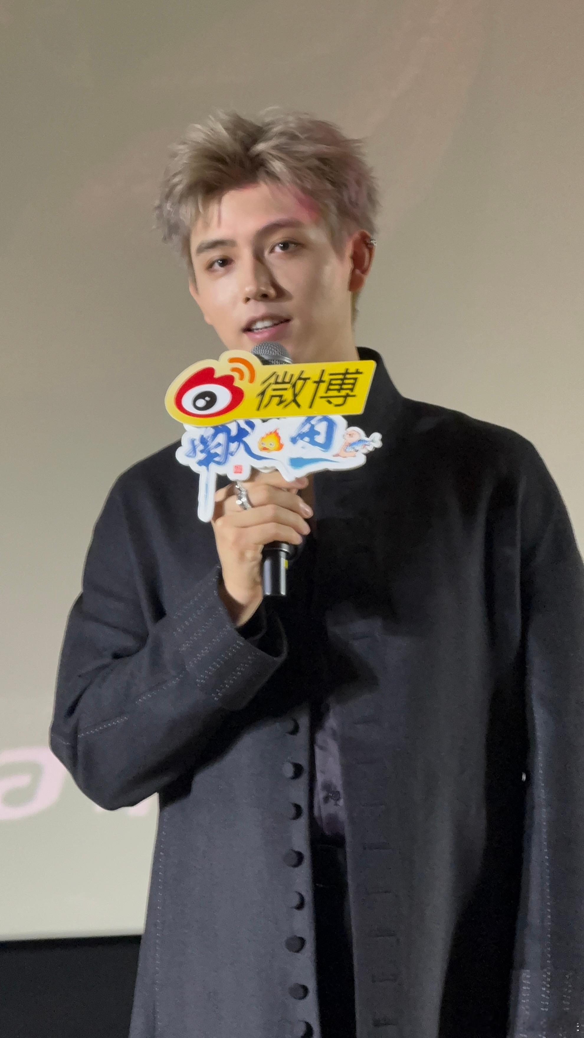 陈飞宇cos乌萨奇陈飞宇cos乌萨奇喊到 可可爱爱！ ​​​