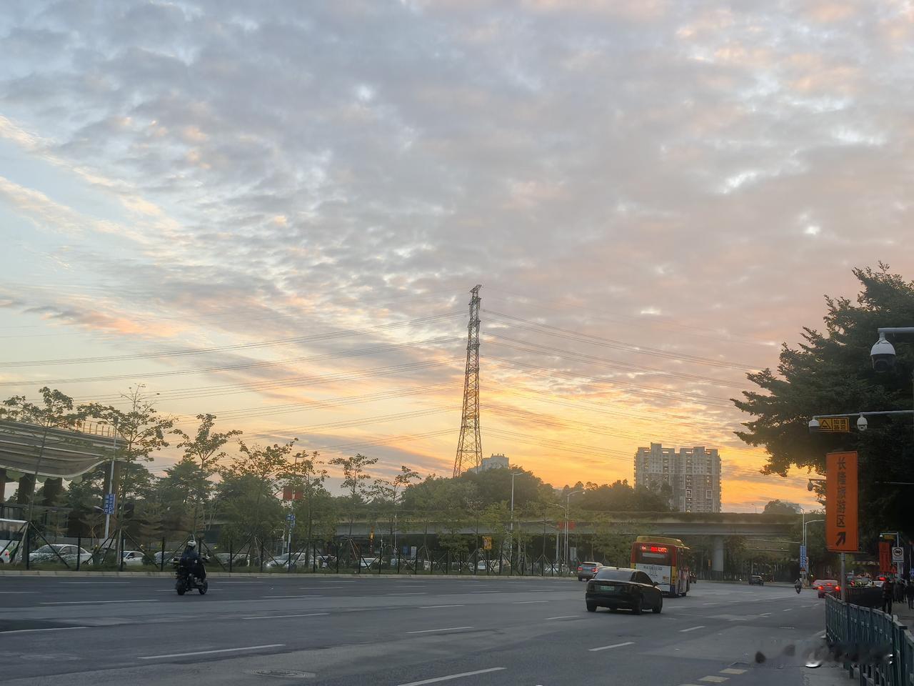 随手拍
晚霞满天