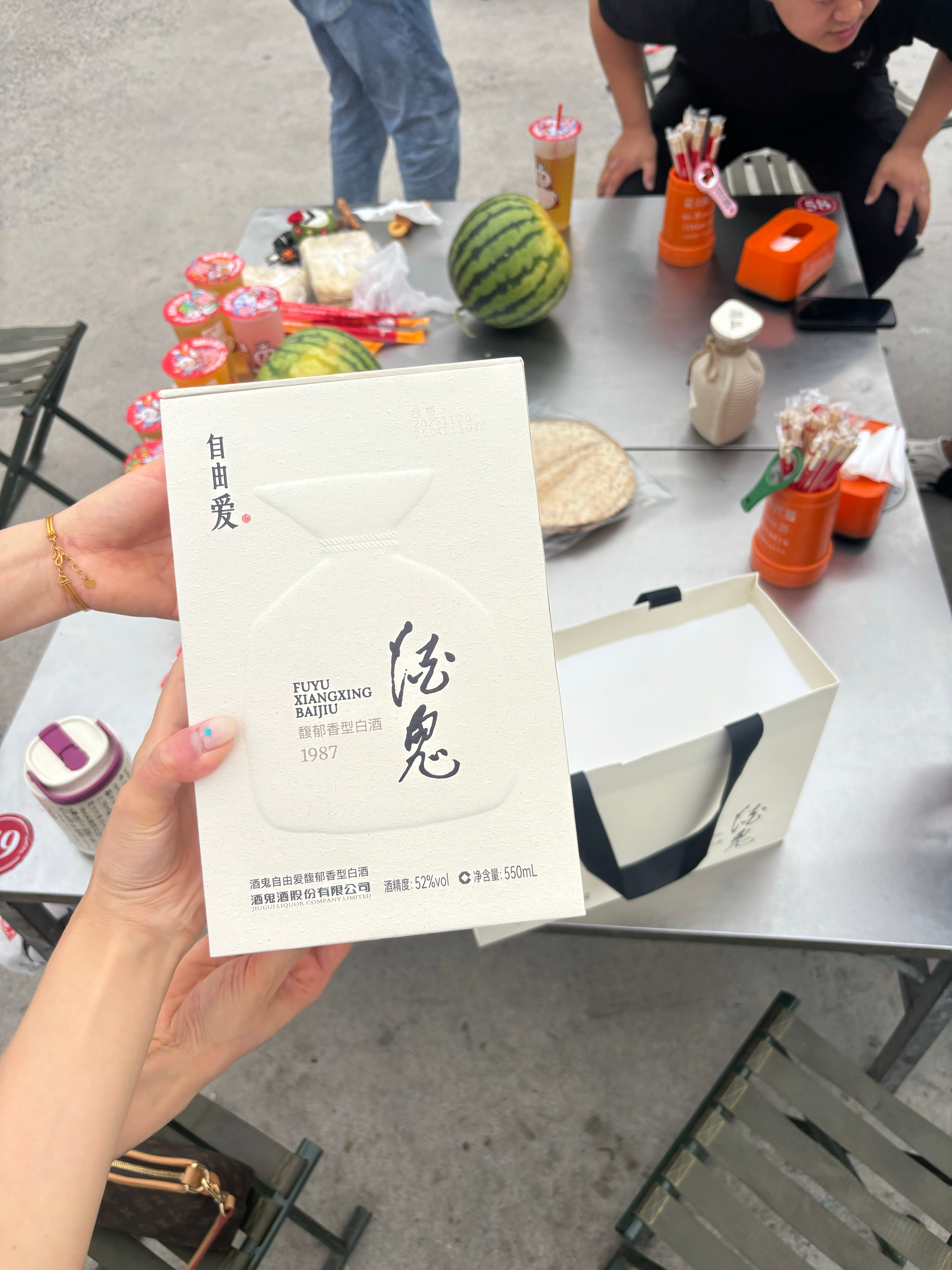 和哥哥姐姐各科室主任们坐下了 