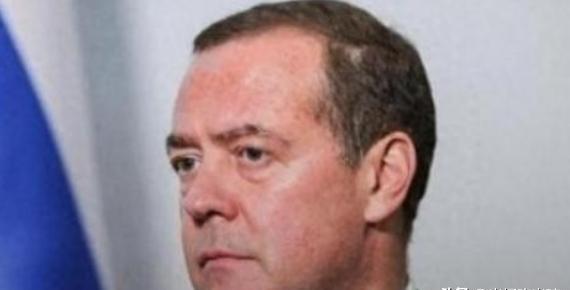 为什么说中国得防着点俄罗斯？说白了，普京今年72岁，这位掌舵俄罗斯25年的硬汉终