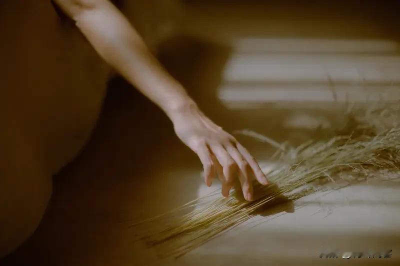 上联：地里耕田汉；
下联：牢中莫老仙。
友友请展示下联 友友请出下联 友友请下联