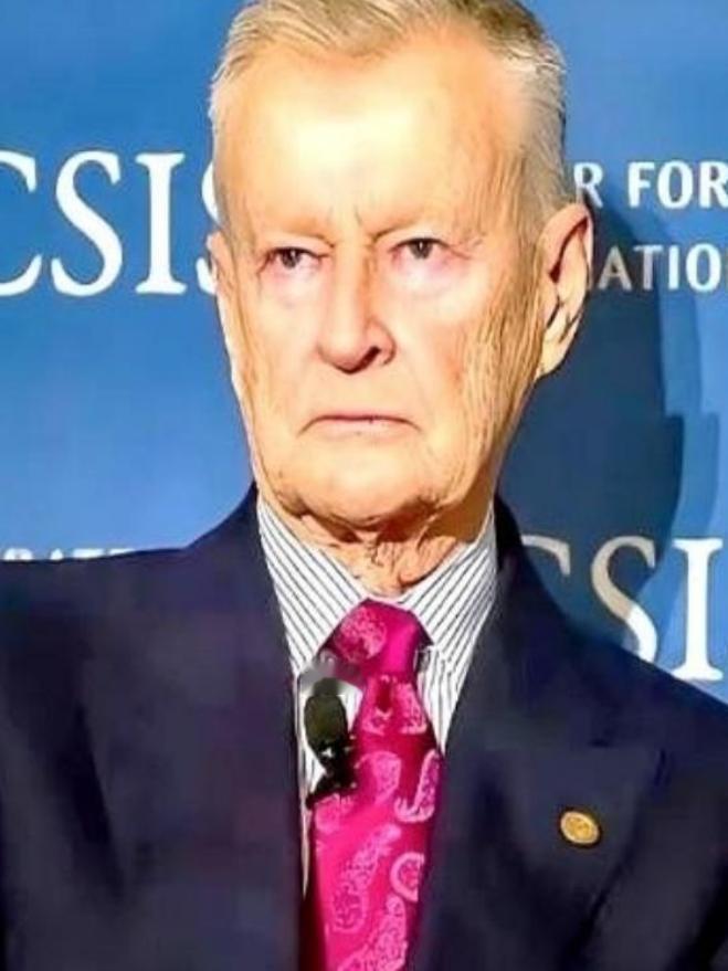 美国一个顶尖的战略大师，晚年翻来覆去就一句话：我们犯了个大的战略错误，就是在21