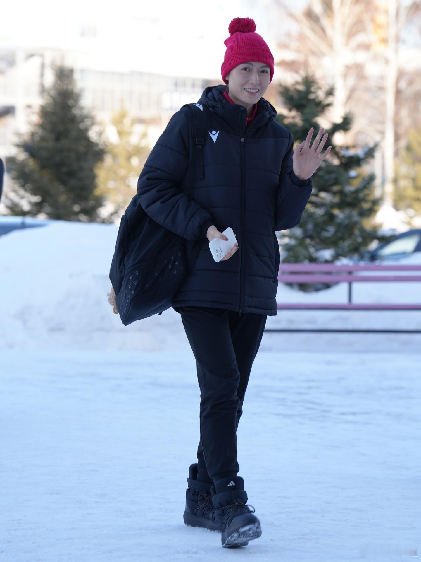 缪伊雯中国女排哈萨克斯坦看着也是挺冷的……正在随队参加哈萨克斯坦杯的耍姐。戴着小