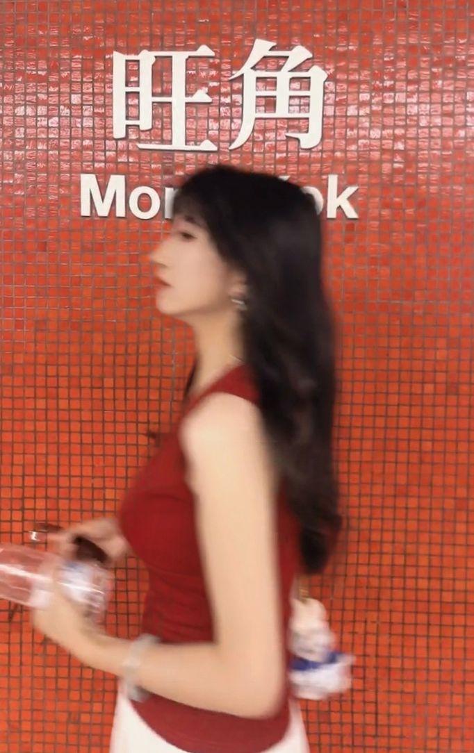世界是宏大的，但我的心只是一个人的。香港ootd 维多利亚港出片