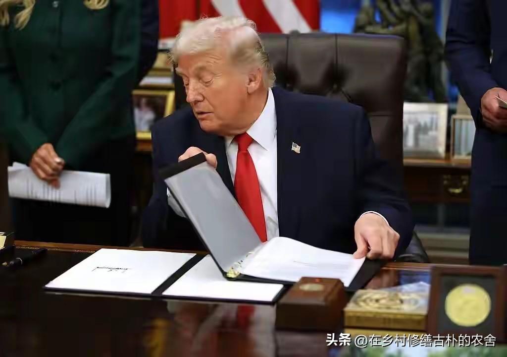 美国东部时间26日，特朗普在白宫签署第14420号行政令，正式宣布美国“大型电力