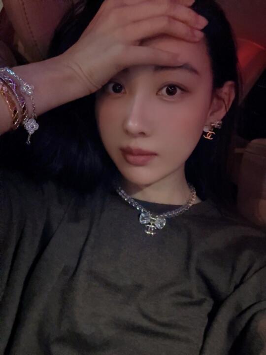 半夜来洗浴的香奈儿chanel女孩儿