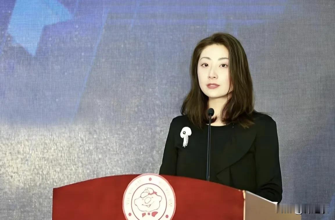 感觉宗馥莉爸爸其实对她也还行，因为对她这培养的路子确实是冲着接班人去的，先是供应