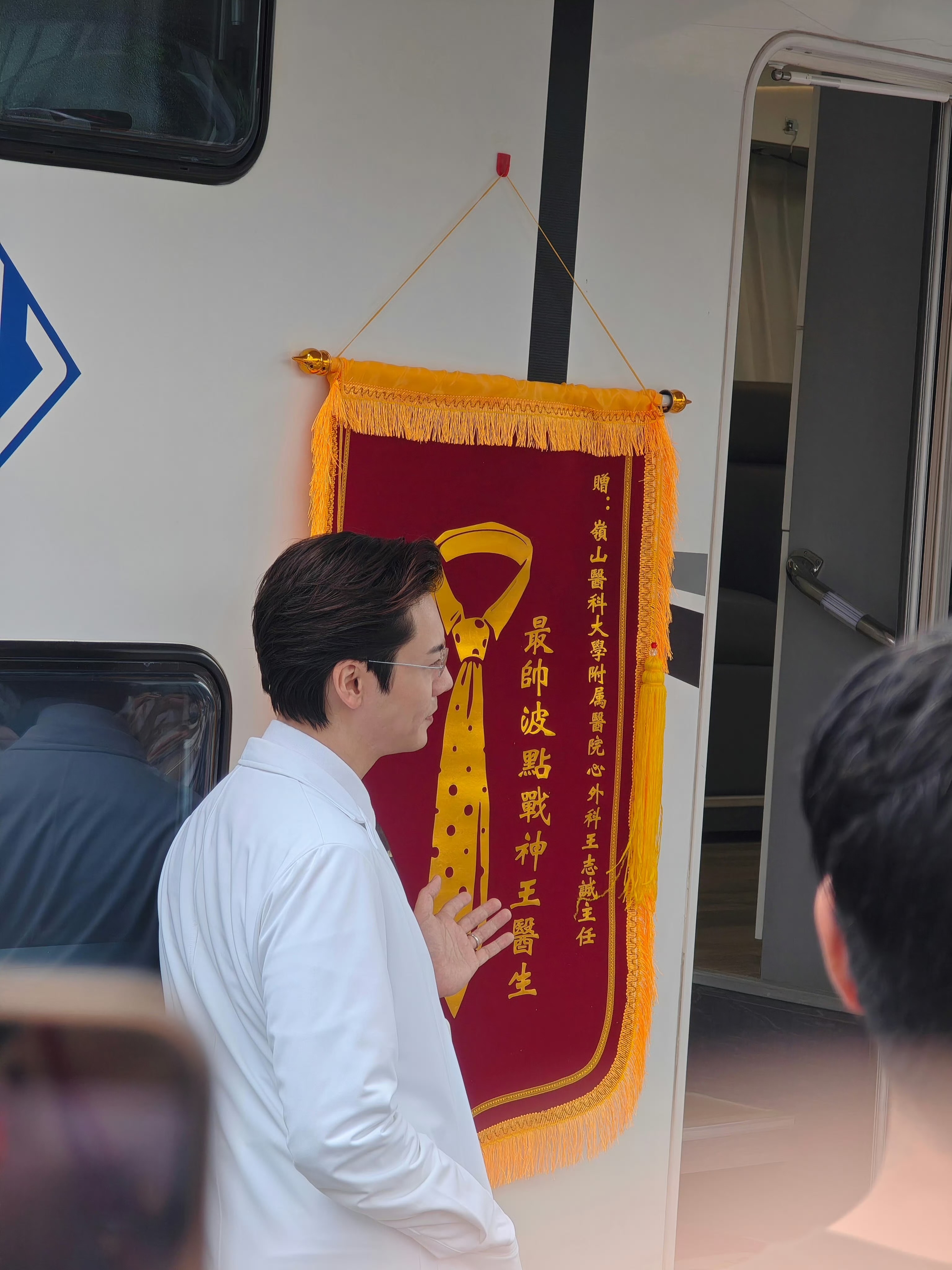 陈伟霆被粉丝气破防2026年内娱最搞笑的"大型社死现场"，主角竟然是陈伟霆。6月