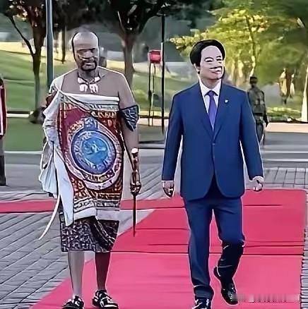 台：啊兰，说好找你，可我出不了门。
兰：啊台，是说好的，那咋办啊，急死人啊。
台