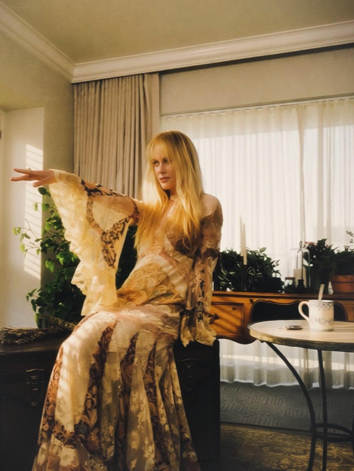 近日，好莱坞影星妮可・基德曼（Nicole Kidman）身着ZIMMERMAN