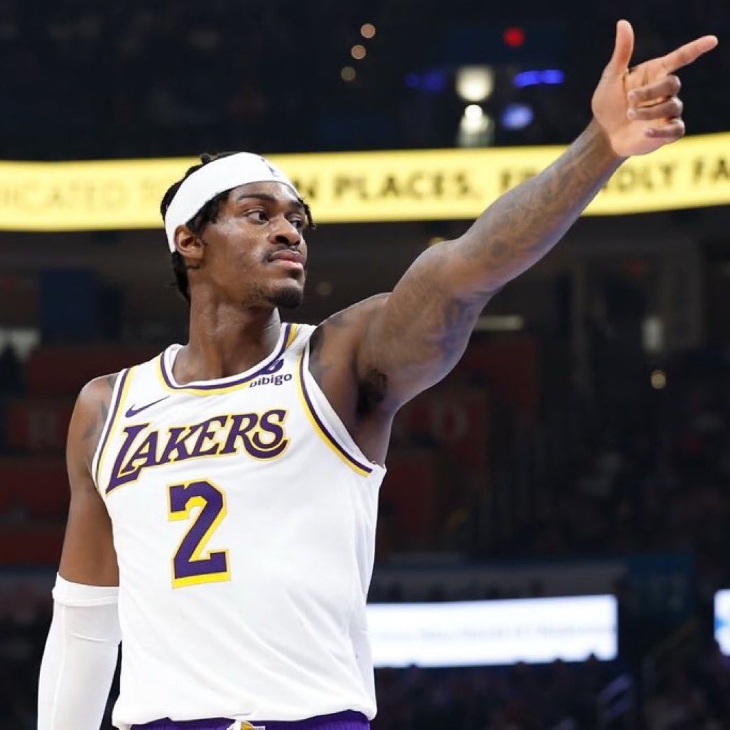 范德比尔特打得那么好，不理解雷迪克为什么在第二节后半段的时候把他换下去，非要摆首