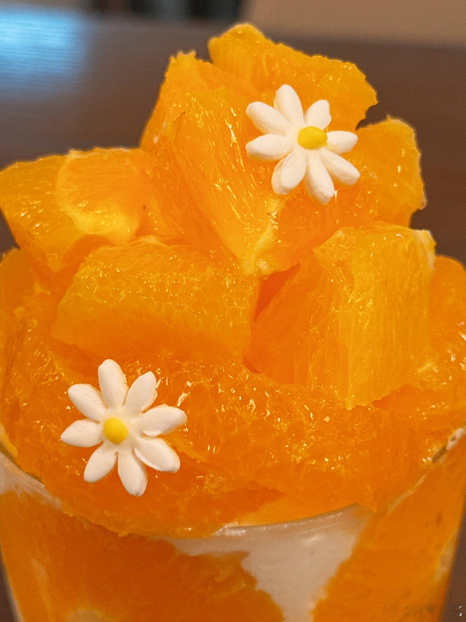 谁能拒绝一杯长满橙子的小甜品呀！🍊 