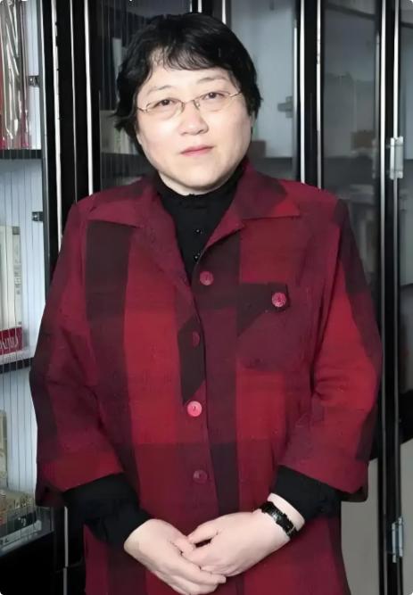 性学家李银河说：“这辈子能成为夫妻，能睡在一张床上的人，是上辈子相互埋骨的缘分。