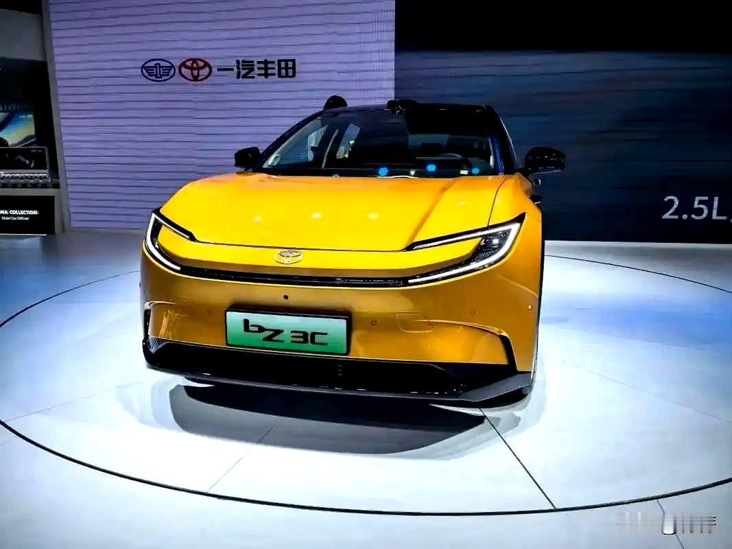 一觉醒来，车市又沸腾了！
工信部发布两条重磅消息：2026年起新能源车购买需缴纳