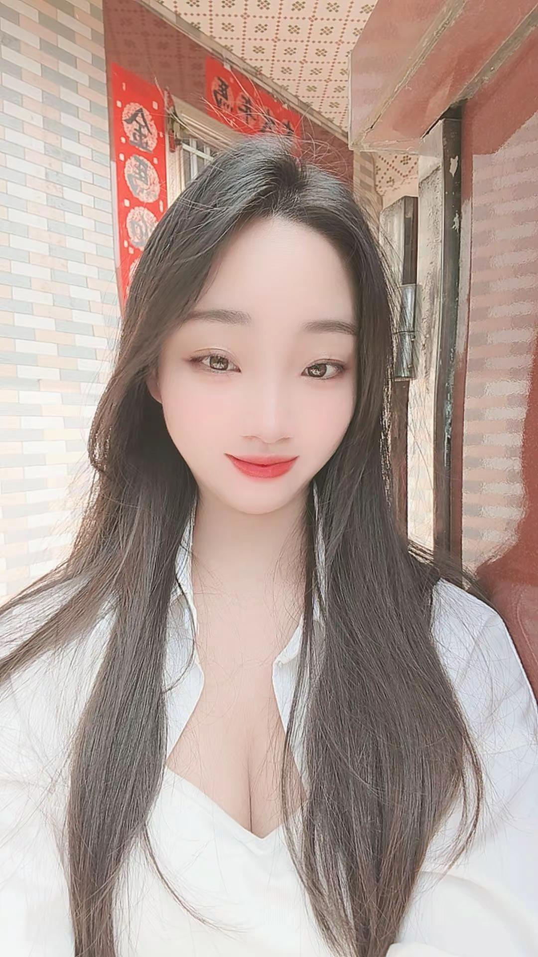 其实也没有什么事  就是每天都在研究你😊