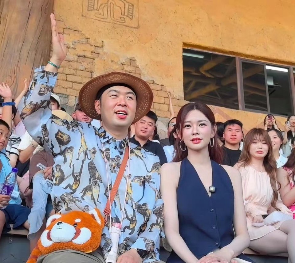 杜海涛为了张凌赫改名杜海涛怕是在家没少吃张凌赫的醋吧，杜海涛你别太幼稚啊哈哈哈 