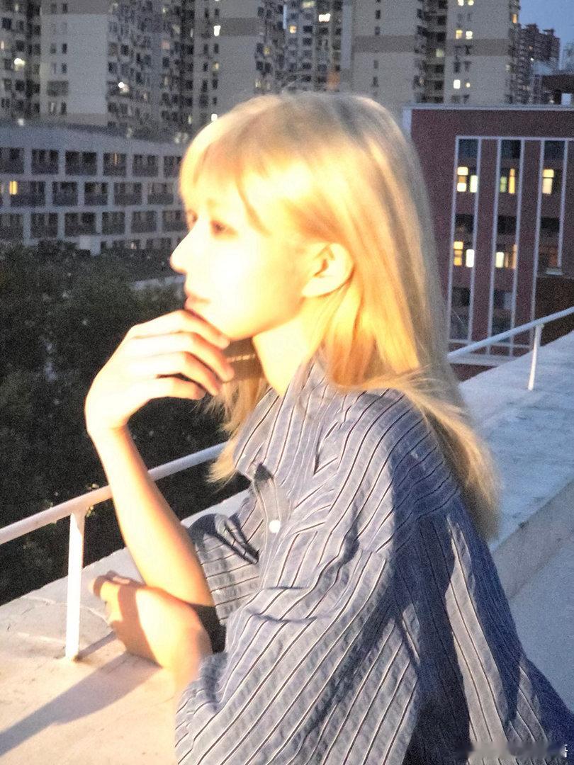 沈梦瑶巡演概念震撼美味 倒计时了姐妹们！海报里藏着的双面惊喜只是开胃菜，8.14