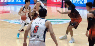 今晚的王少杰真是尽力了，打不过没啥可说的。山东男篮vs广东男篮