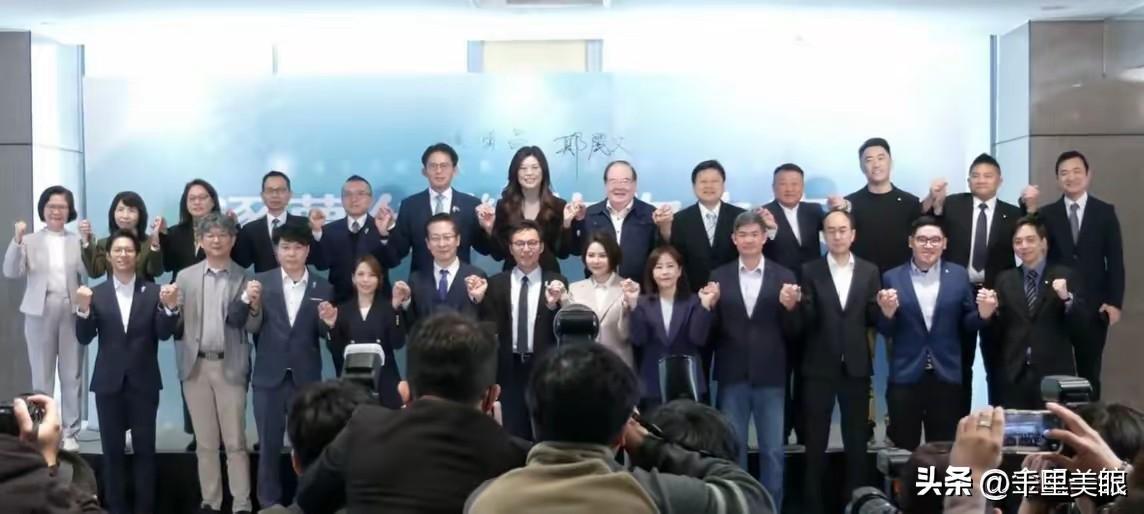 今日，民众党主席黄国昌在“蓝白共同政见发布会”上表示，“政党合作协议里面最重要的