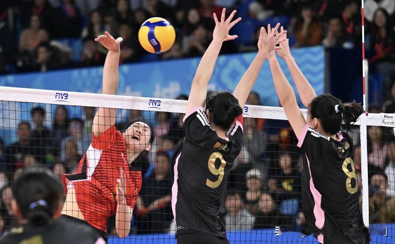 【寻找下一位女排之星】
第十五届全运会女排U20比赛18日在广东江门落幕，多位年