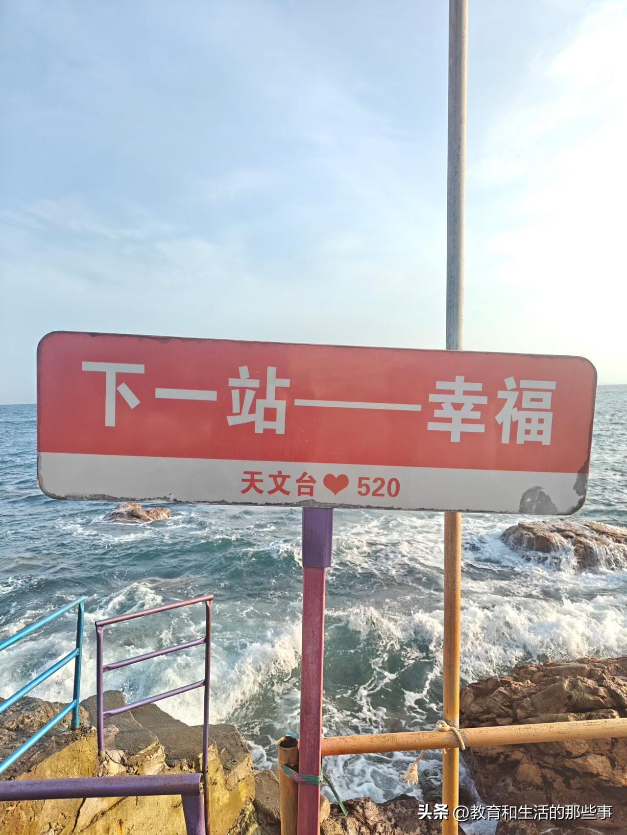 你以为很爽，其实是在糟蹋身体的8种行为
1、饭后马上午睡
刚吃完饭血糖高、血液往