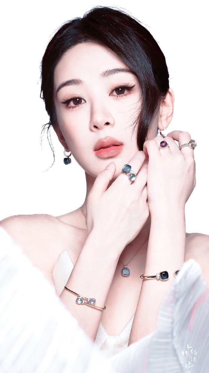 杨紫玉兰花开君再来 💜杨紫董竹君 你像一股温暖的春风，激起了我心海里爱的波澜；